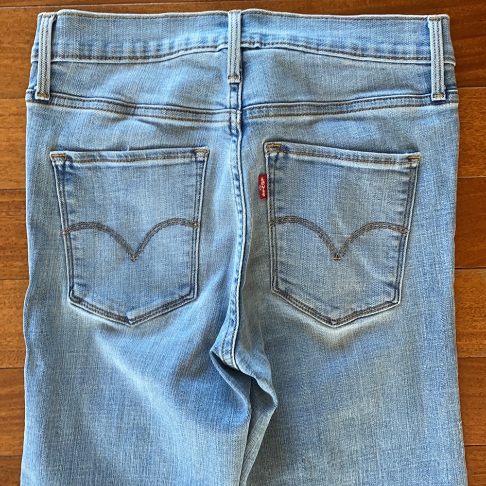 Vintage Levi’s Straight Legged High Rise Stretch Jeans 27